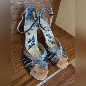 Naughty monkey cork wedge block heel Silver Strappy Braided Wegde Size 8.5